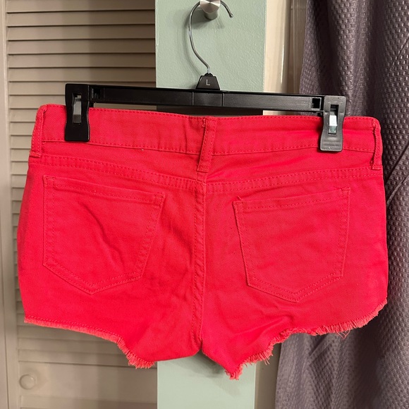 Refuge bright pink low rise jean shorts - Picture 3 of 5